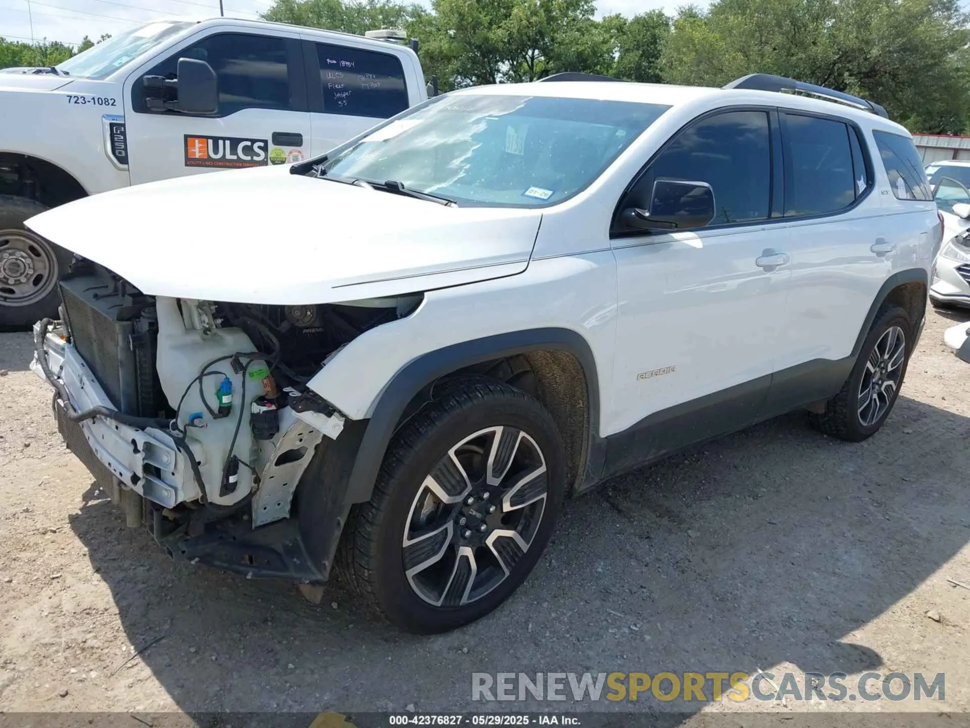 2 Photograph of a damaged car 1GKKNMLS9KZ254338 GMC ACADIA 2019