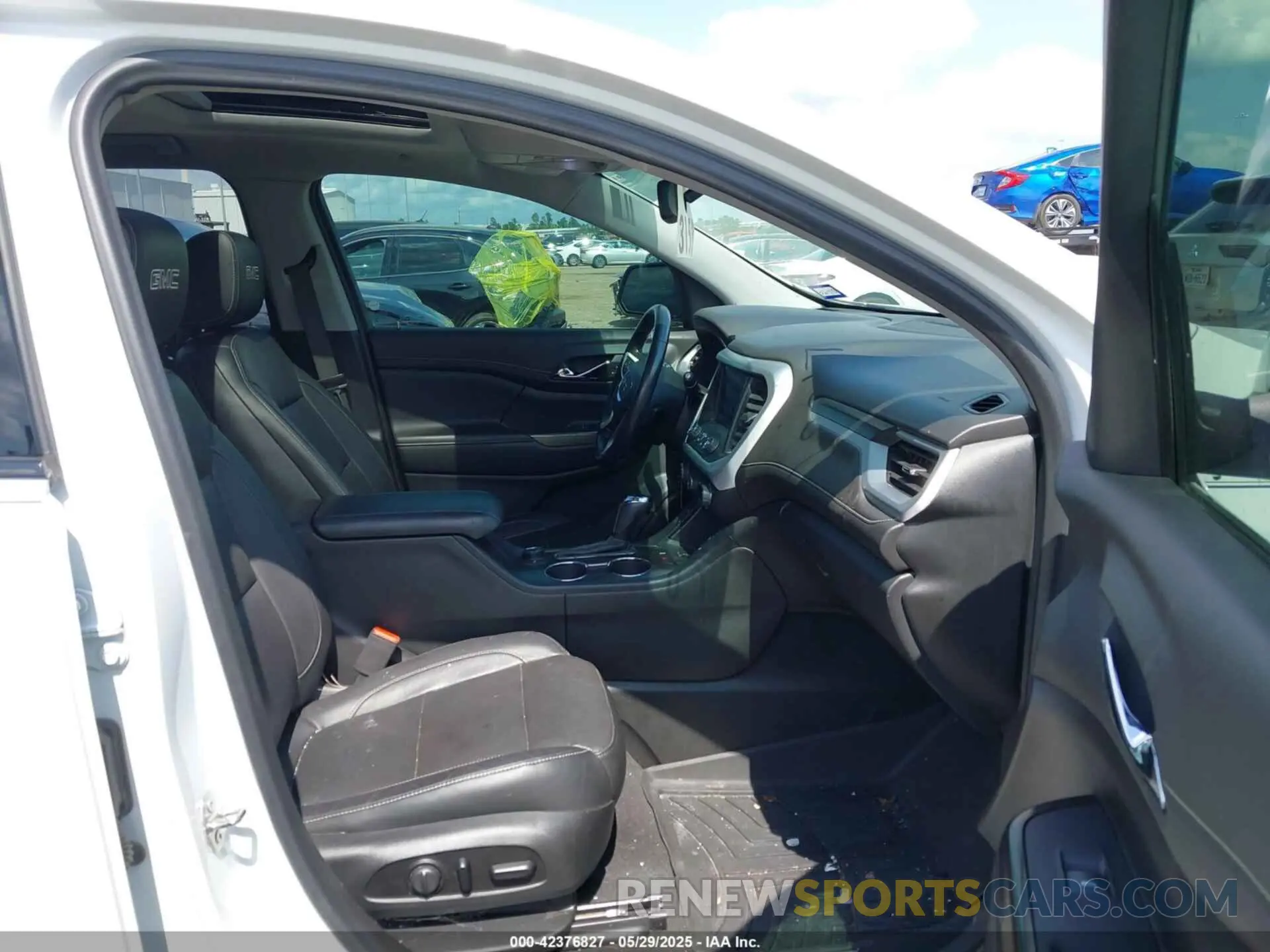 5 Photograph of a damaged car 1GKKNMLS9KZ254338 GMC ACADIA 2019