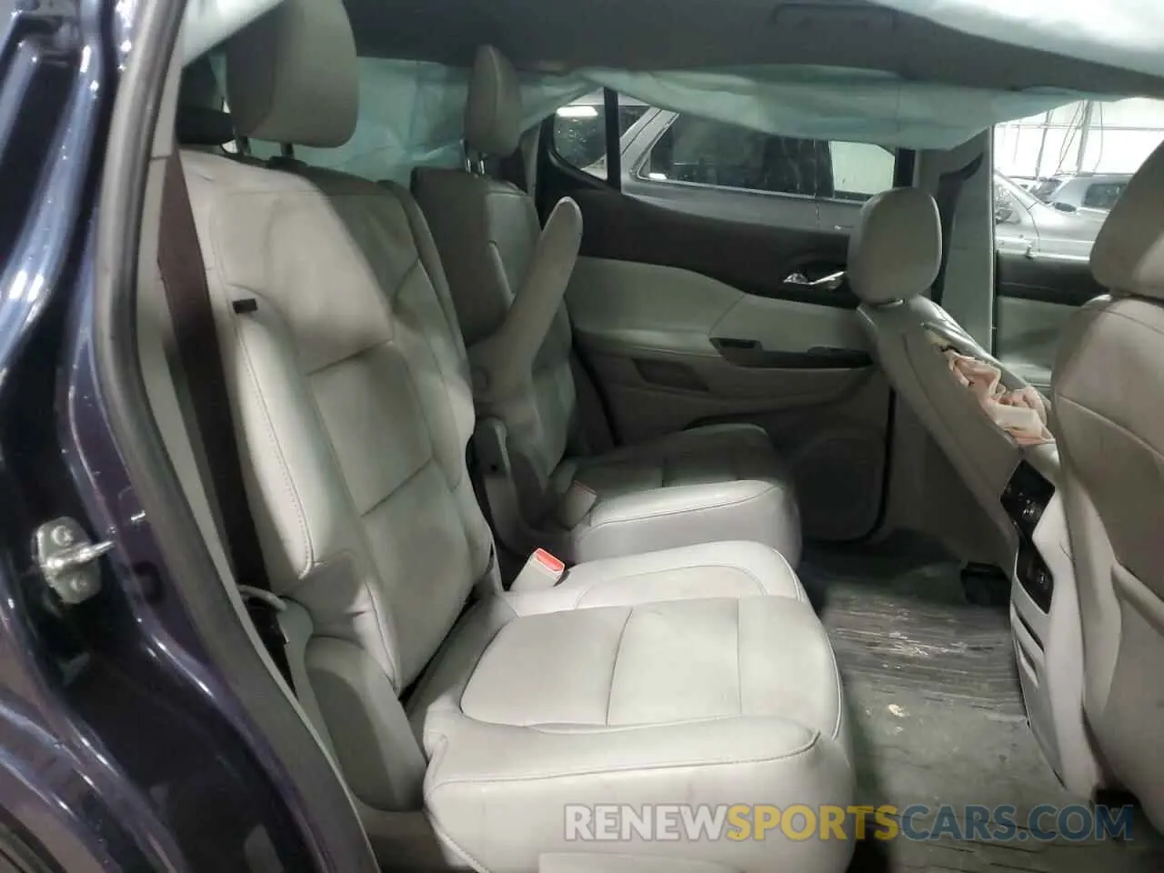 11 Photograph of a damaged car 1GKKNMLSXKZ118705 GMC ACADIA 2019