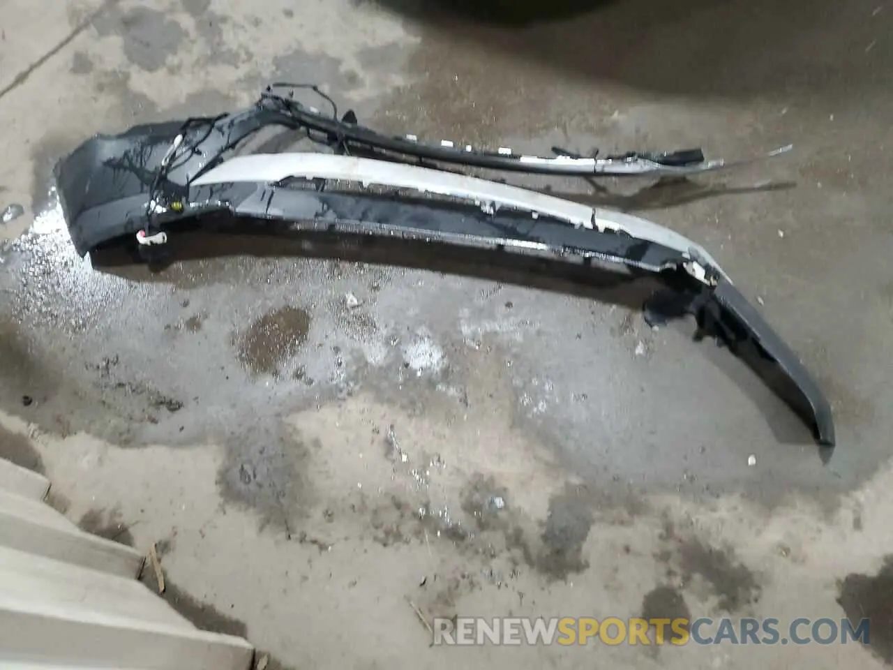 14 Photograph of a damaged car 1GKKNMLSXKZ118705 GMC ACADIA 2019