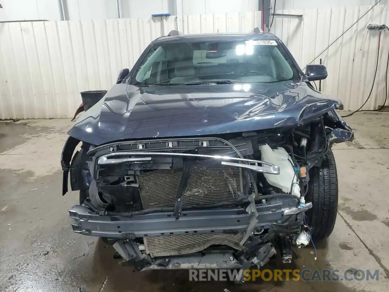 5 Photograph of a damaged car 1GKKNMLSXKZ118705 GMC ACADIA 2019