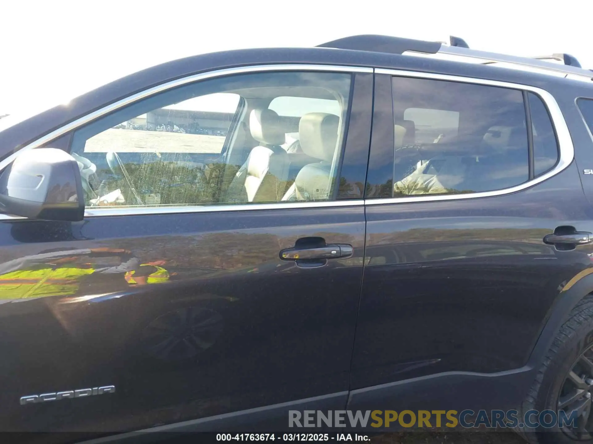 15 Photograph of a damaged car 1GKKNMLSXKZ175227 GMC ACADIA 2019