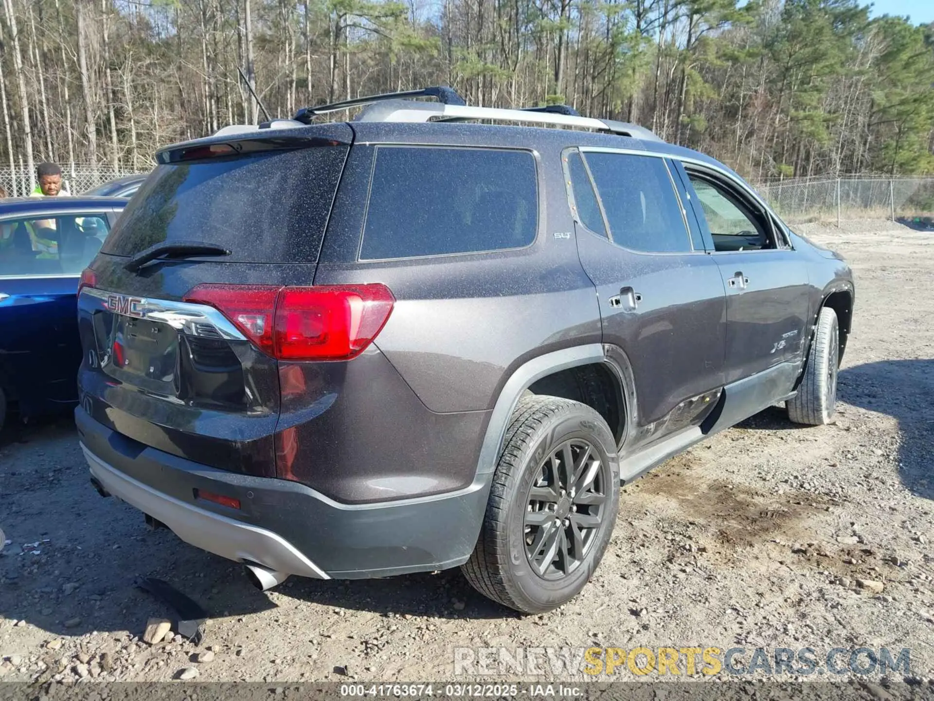 4 Photograph of a damaged car 1GKKNMLSXKZ175227 GMC ACADIA 2019