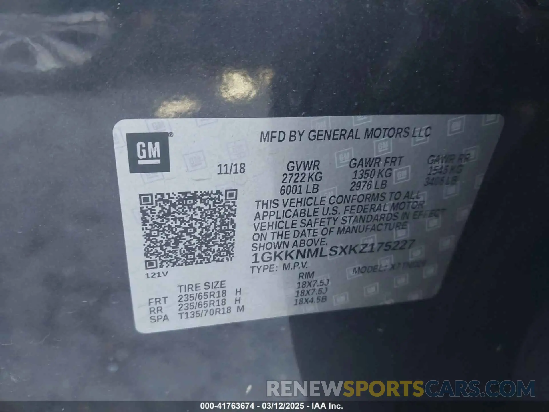 9 Photograph of a damaged car 1GKKNMLSXKZ175227 GMC ACADIA 2019