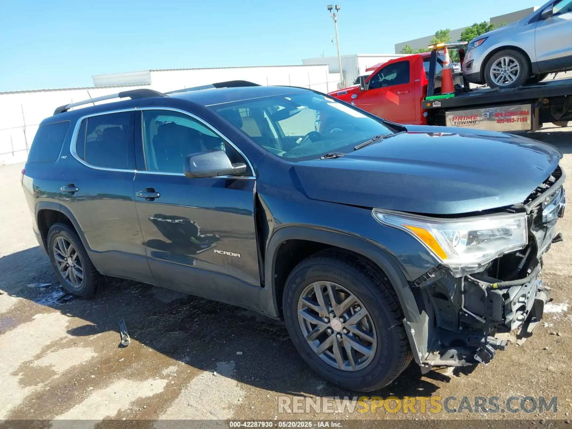 14 Photograph of a damaged car 1GKKNMLSXKZ199009 GMC ACADIA 2019