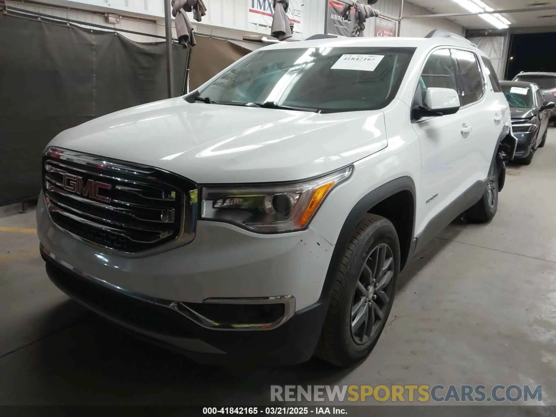2 Photograph of a damaged car 1GKKNMLSXKZ201163 GMC ACADIA 2019