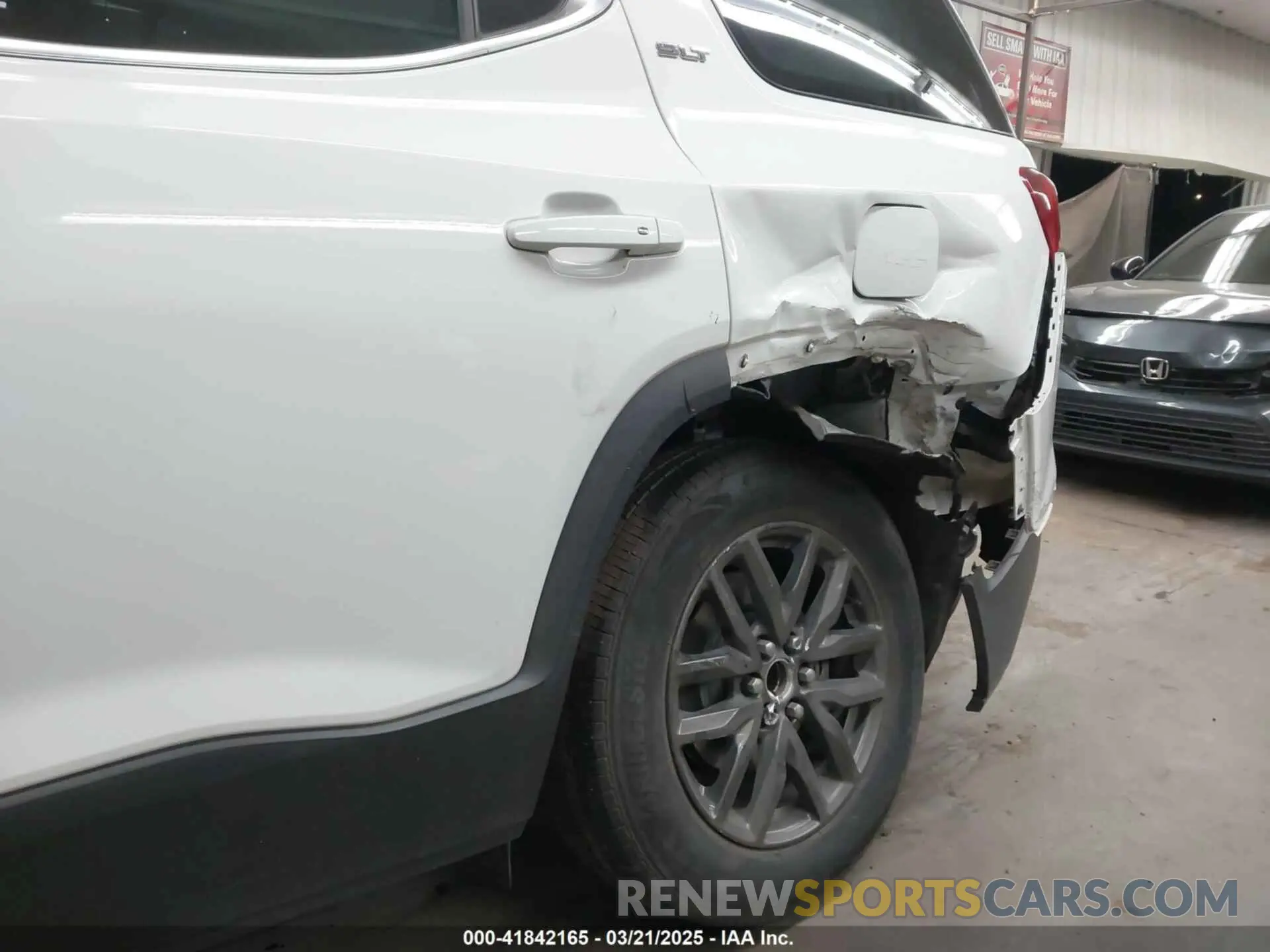 6 Photograph of a damaged car 1GKKNMLSXKZ201163 GMC ACADIA 2019