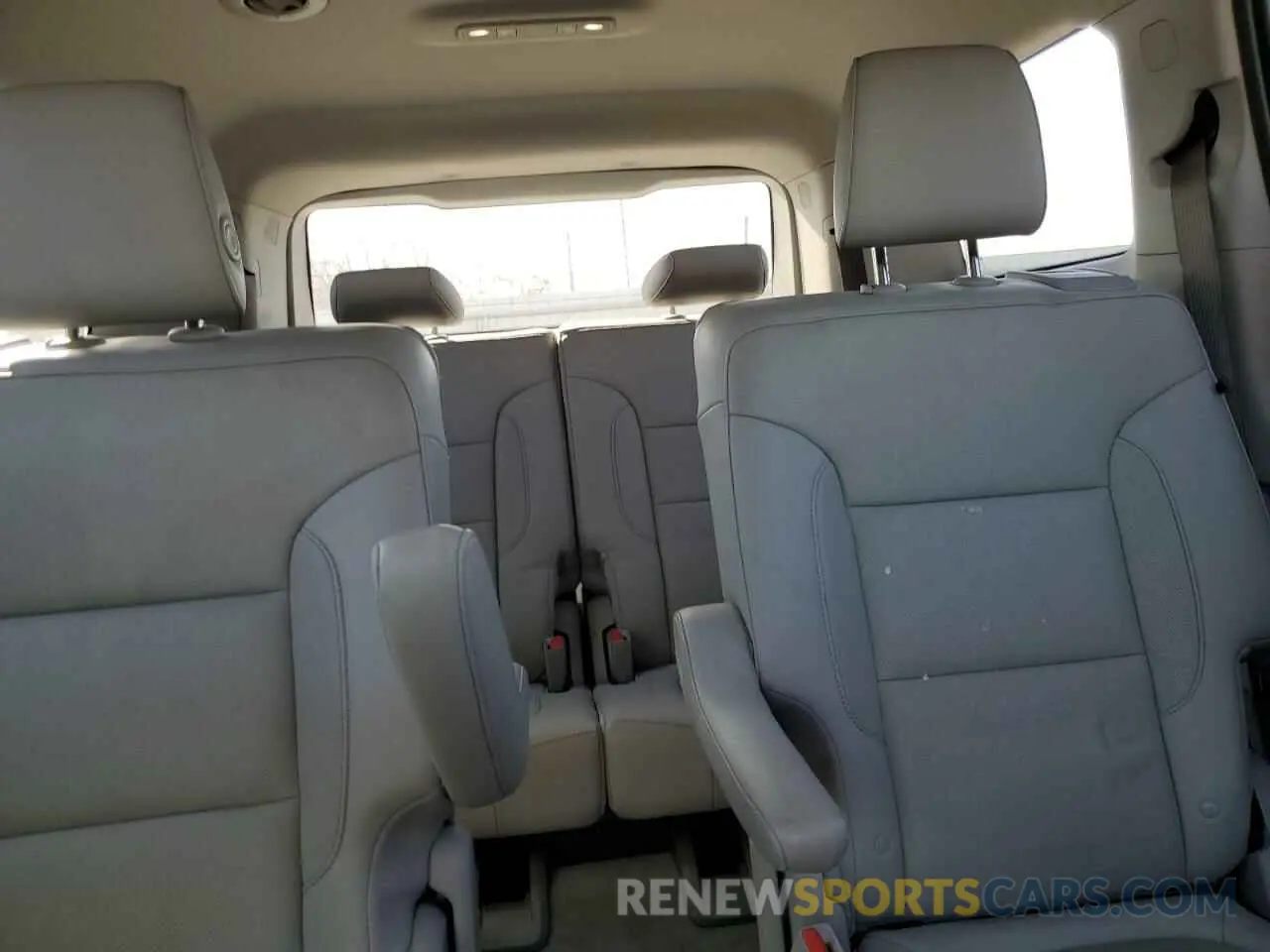 10 Photograph of a damaged car 1GKKNMLSXKZ240710 GMC ACADIA 2019