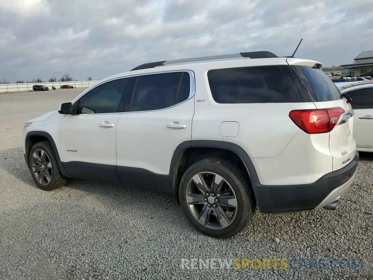 2 Photograph of a damaged car 1GKKNNLS0KZ116211 GMC ACADIA 2019