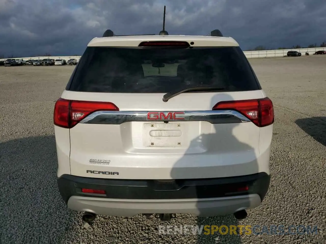 6 Photograph of a damaged car 1GKKNNLS0KZ116211 GMC ACADIA 2019