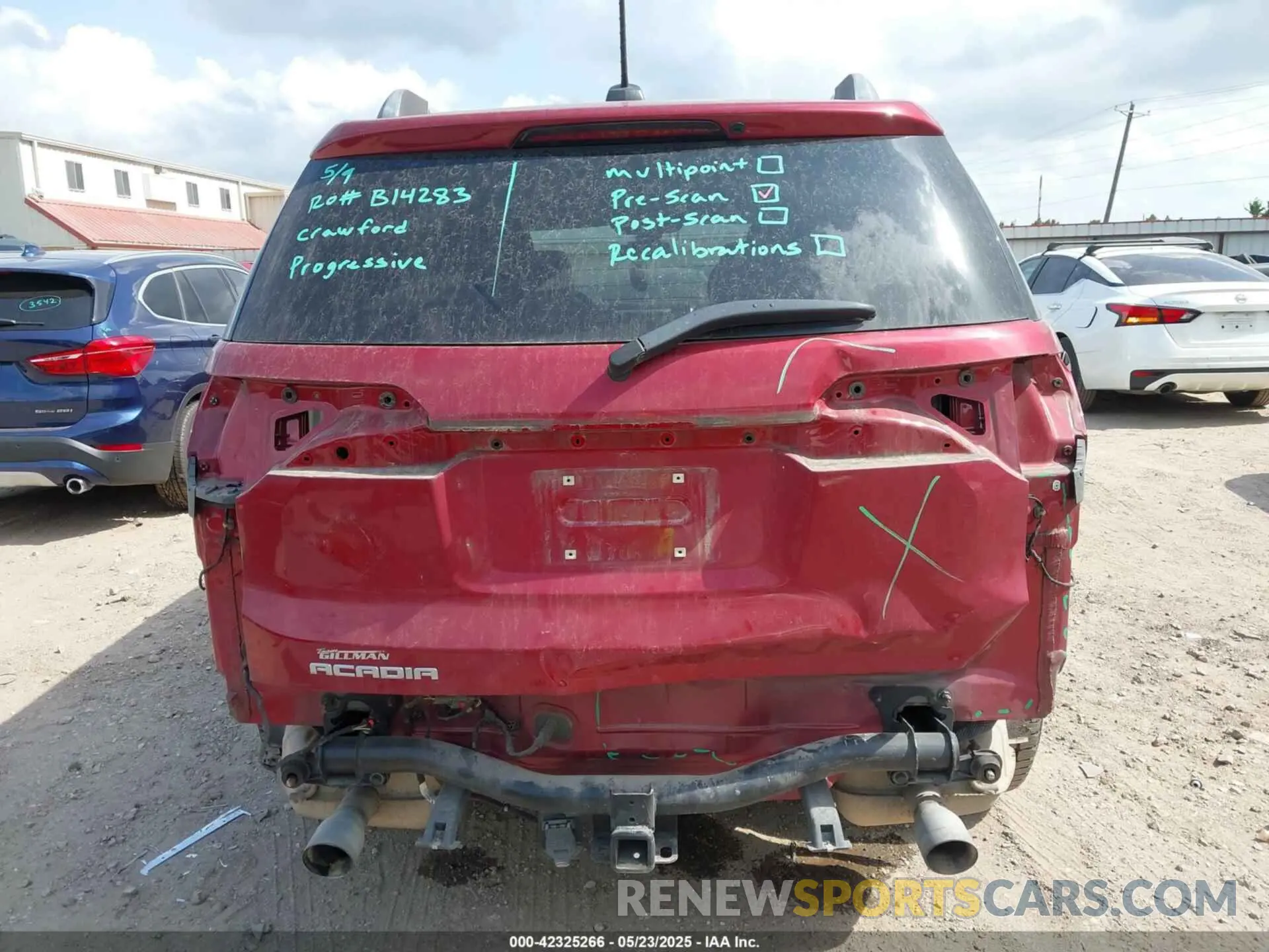 17 Photograph of a damaged car 1GKKNNLS2KZ198975 GMC ACADIA 2019