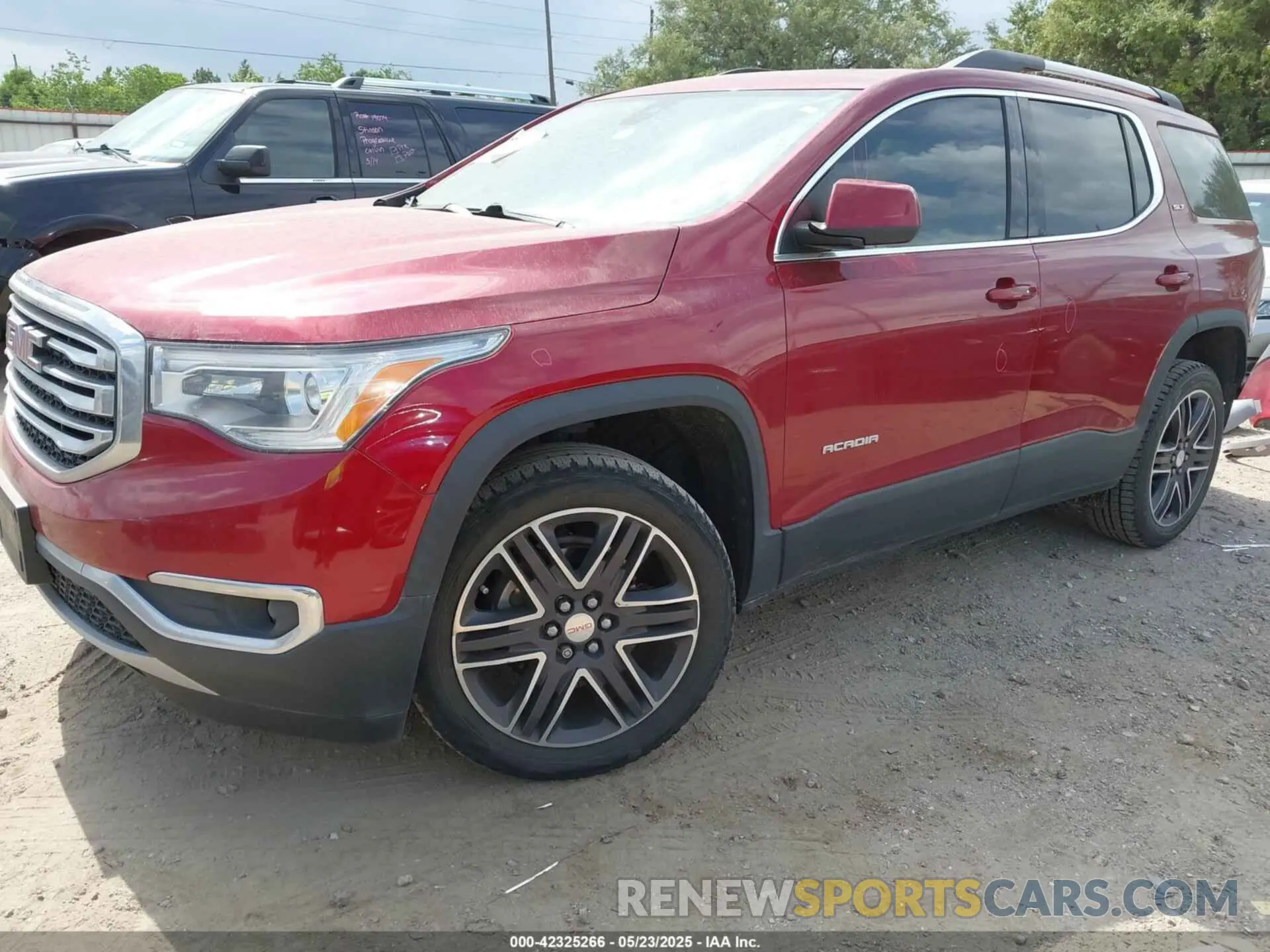 2 Photograph of a damaged car 1GKKNNLS2KZ198975 GMC ACADIA 2019