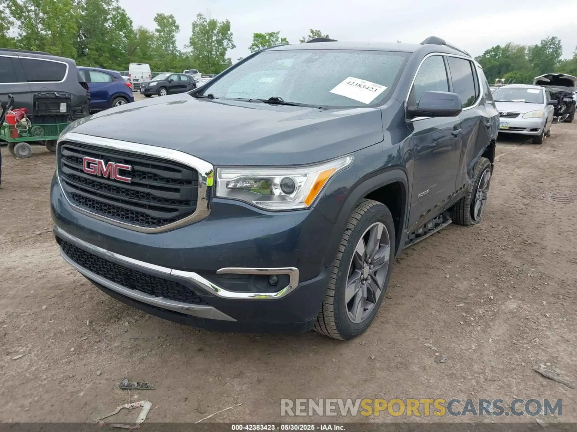 2 Photograph of a damaged car 1GKKNNLSXKZ283014 GMC ACADIA 2019