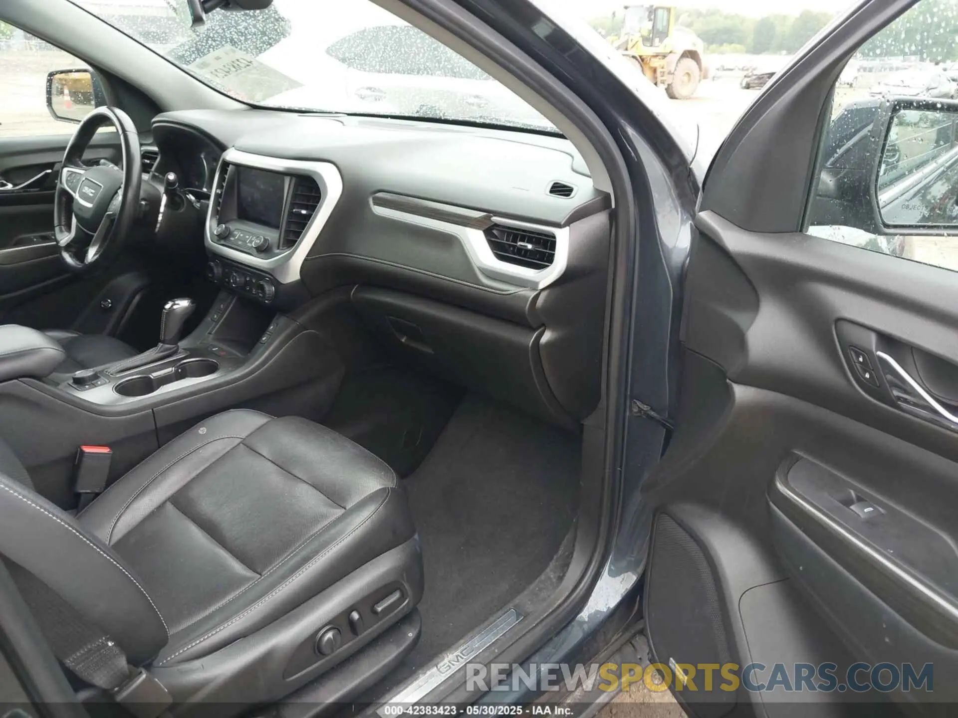 5 Photograph of a damaged car 1GKKNNLSXKZ283014 GMC ACADIA 2019