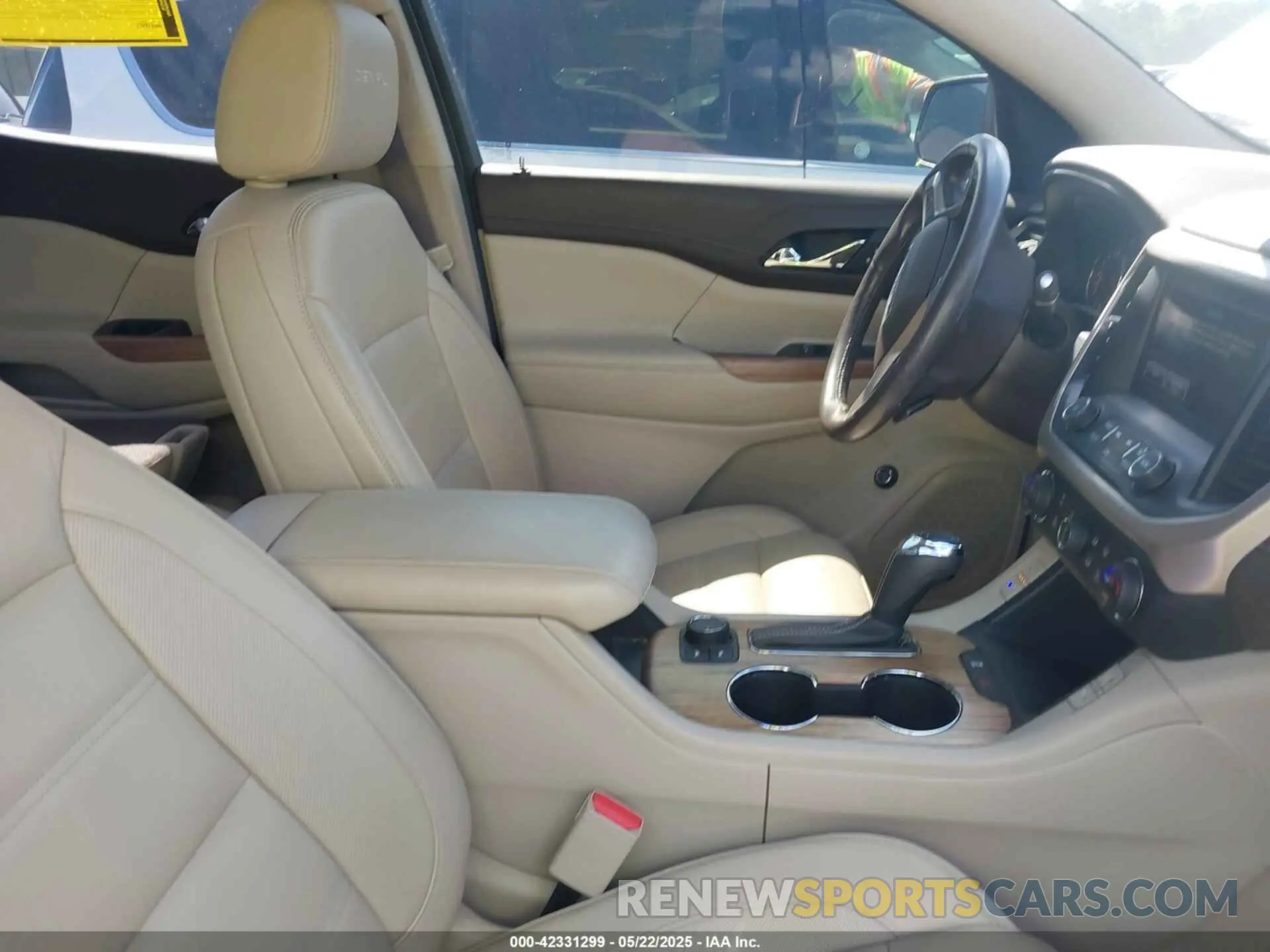 5 Photograph of a damaged car 1GKKNPLS3KZ296456 GMC ACADIA 2019
