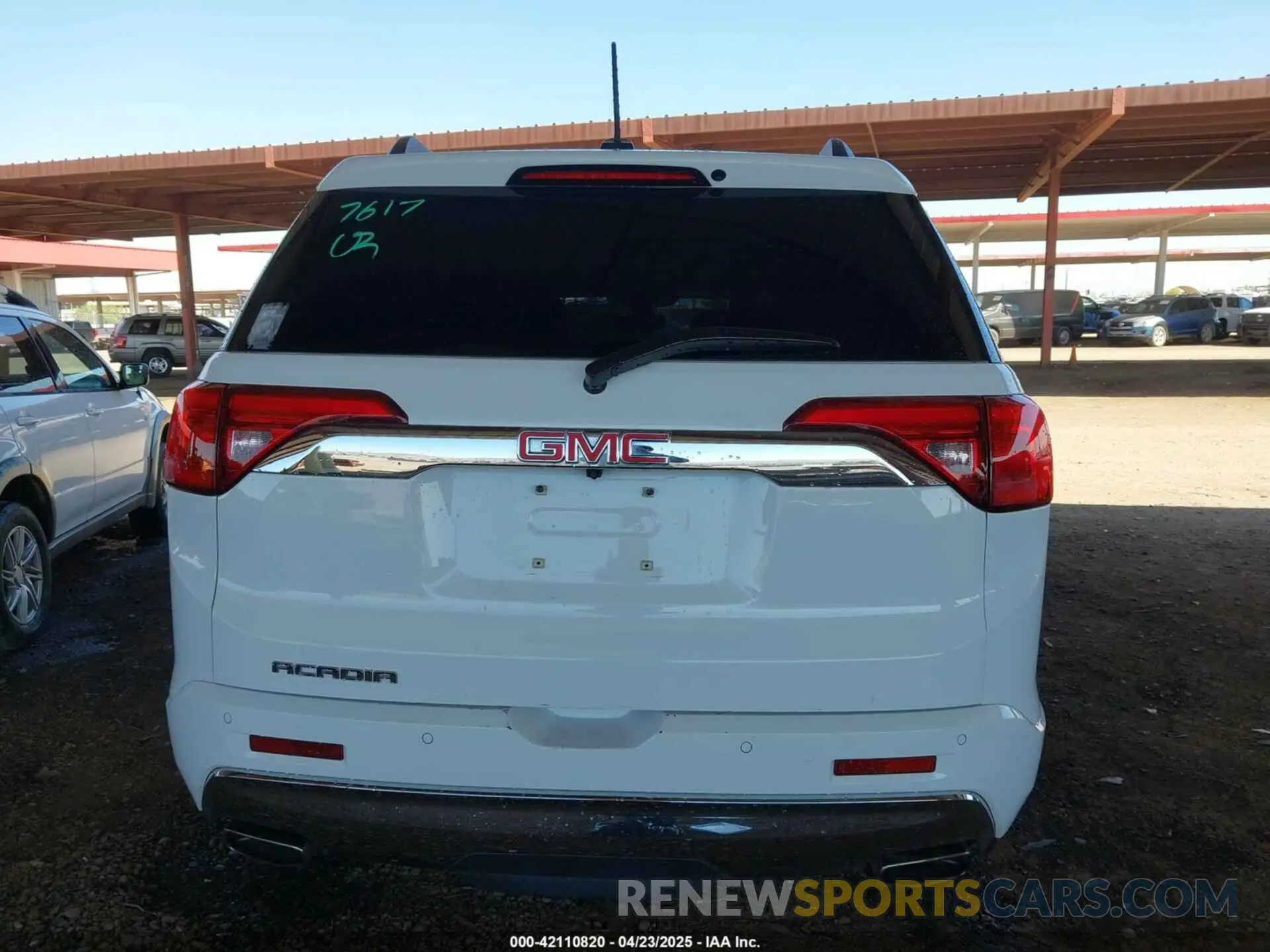 16 Photograph of a damaged car 1GKKNPLS4KZ185995 GMC ACADIA 2019