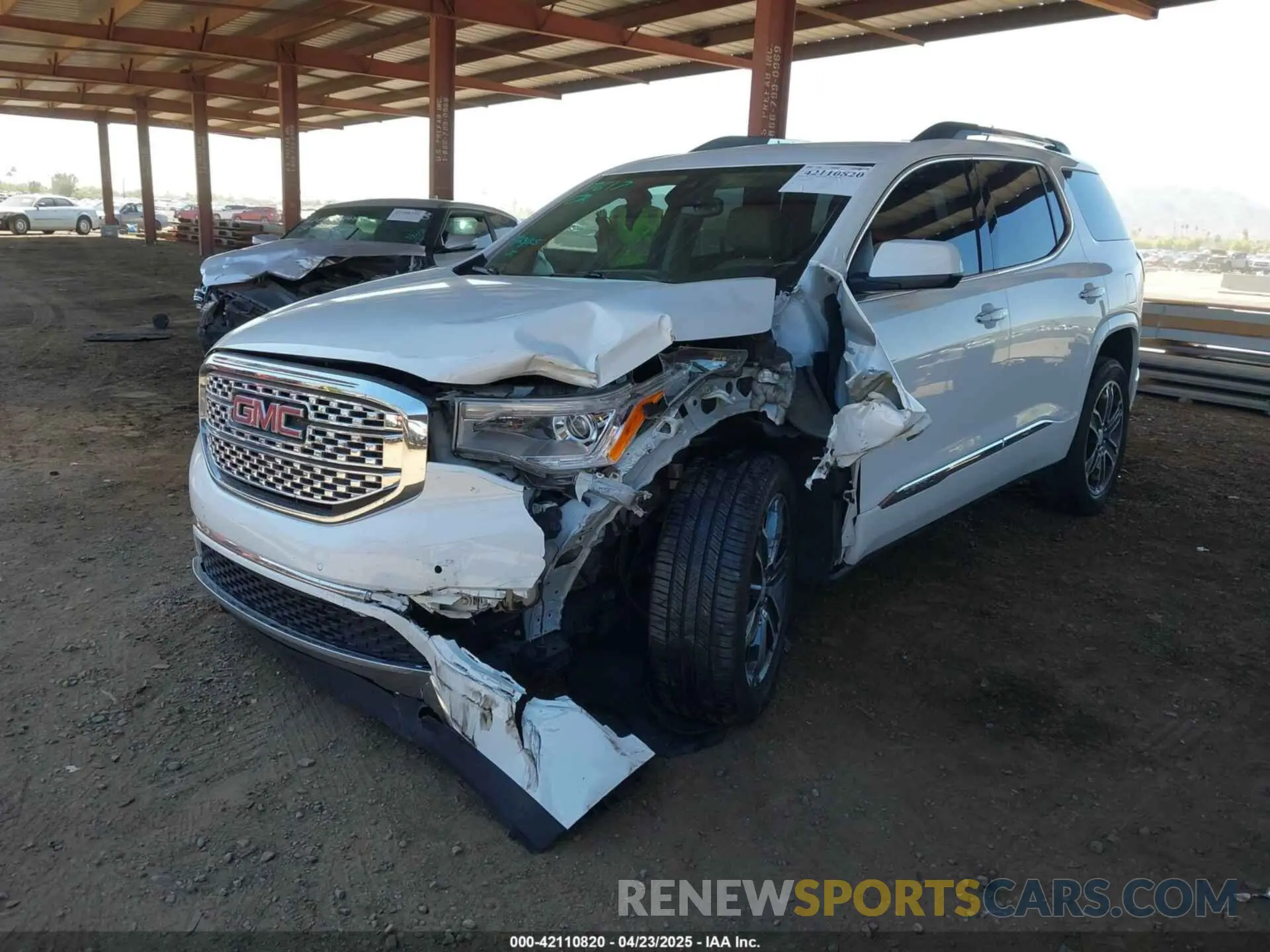2 Photograph of a damaged car 1GKKNPLS4KZ185995 GMC ACADIA 2019