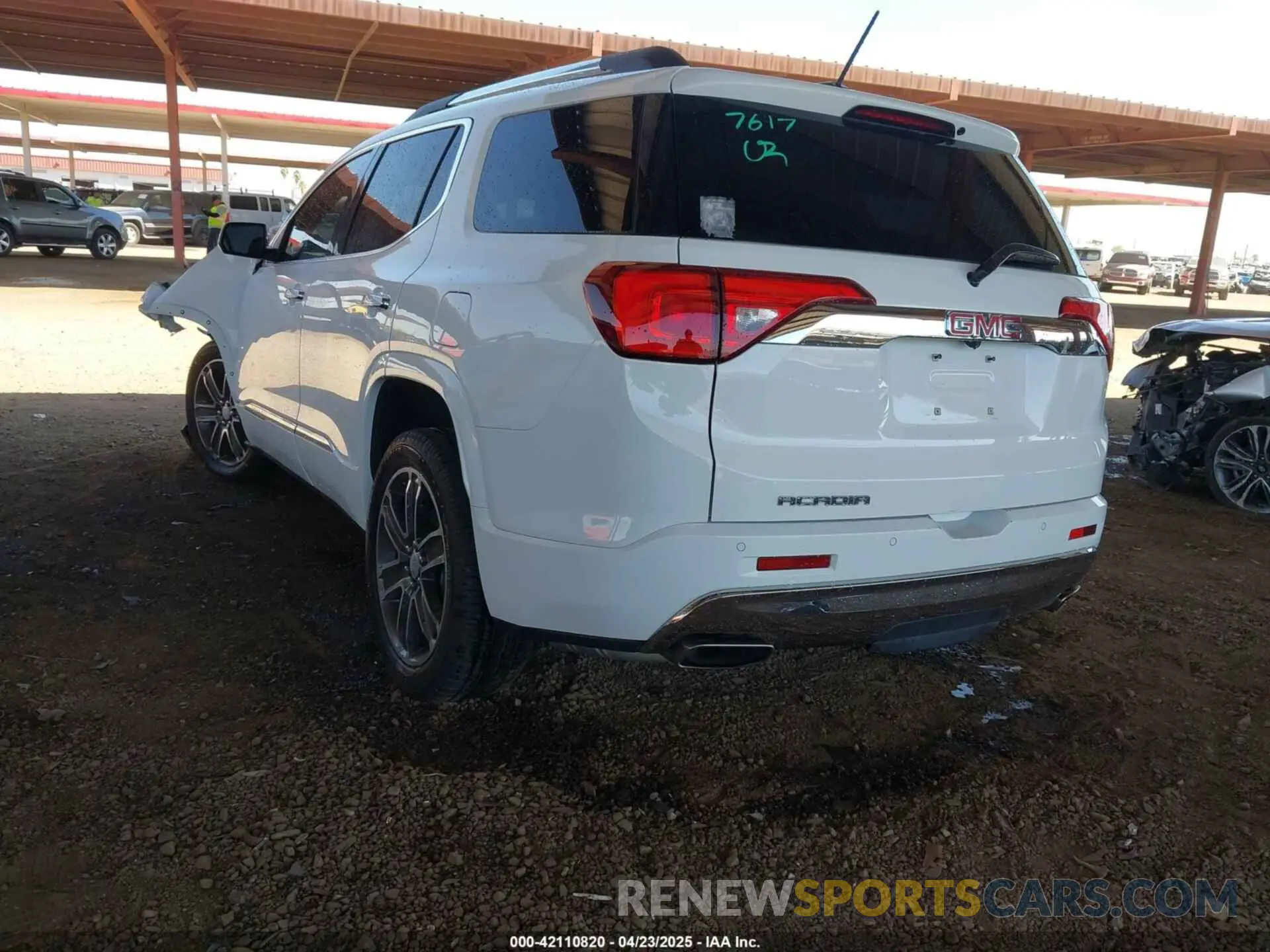3 Photograph of a damaged car 1GKKNPLS4KZ185995 GMC ACADIA 2019