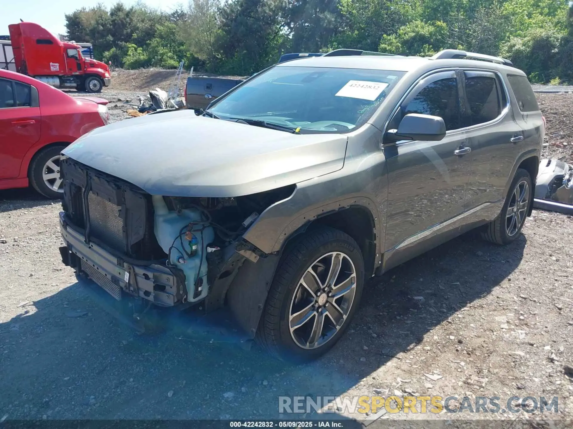 2 Photograph of a damaged car 1GKKNPLS6KZ147488 GMC ACADIA 2019