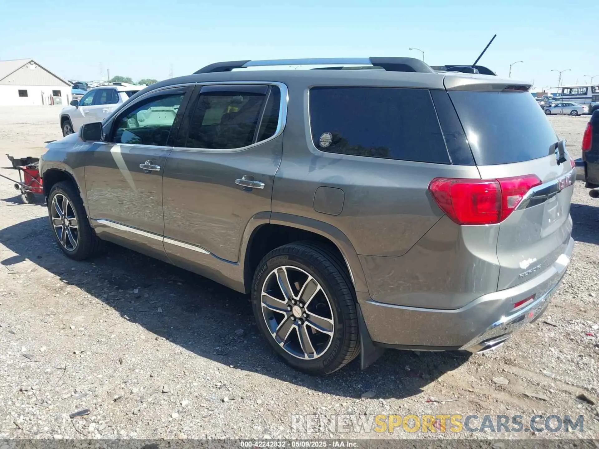 3 Photograph of a damaged car 1GKKNPLS6KZ147488 GMC ACADIA 2019