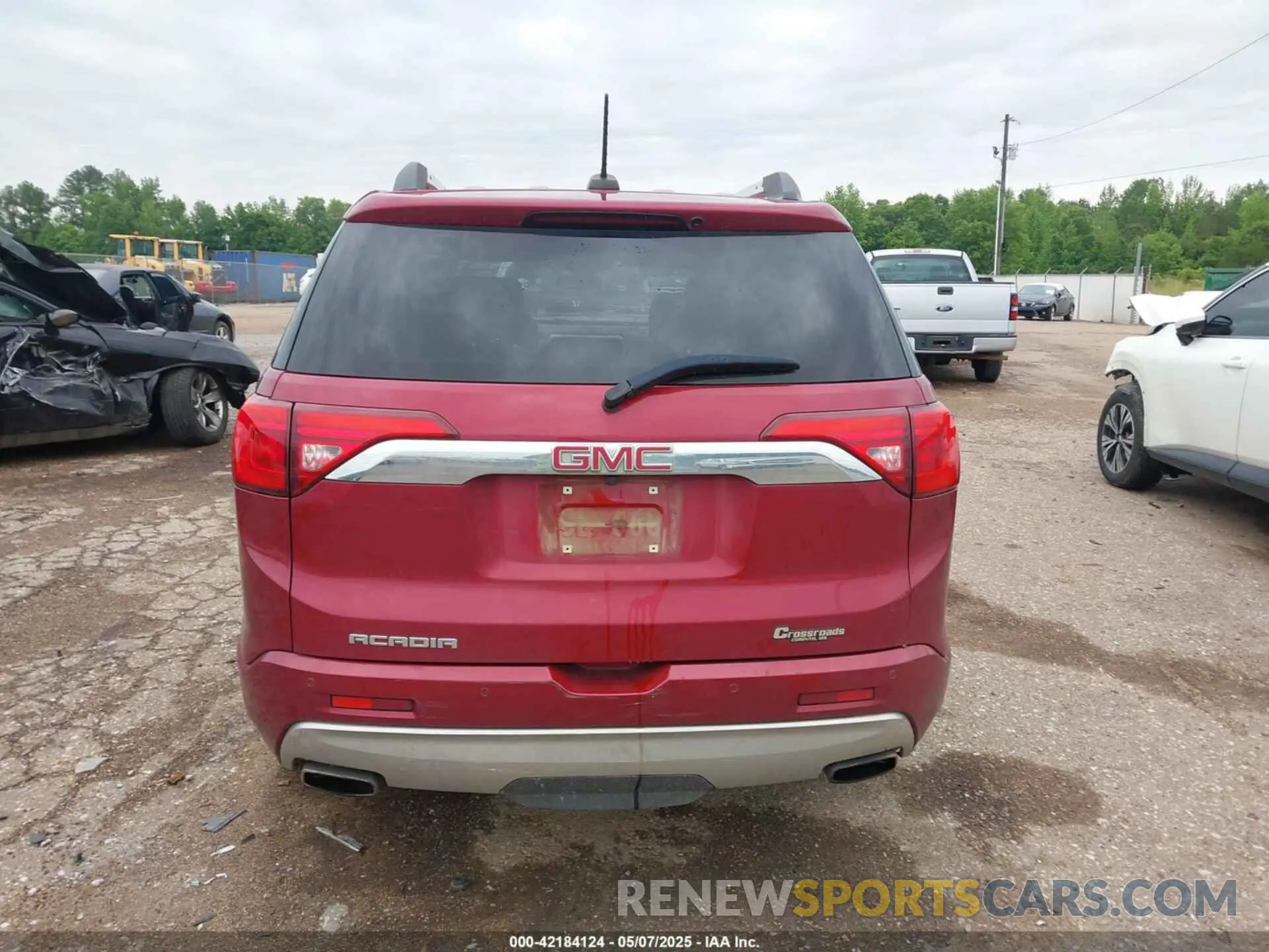 16 Photograph of a damaged car 1GKKNPLS7KZ171315 GMC ACADIA 2019