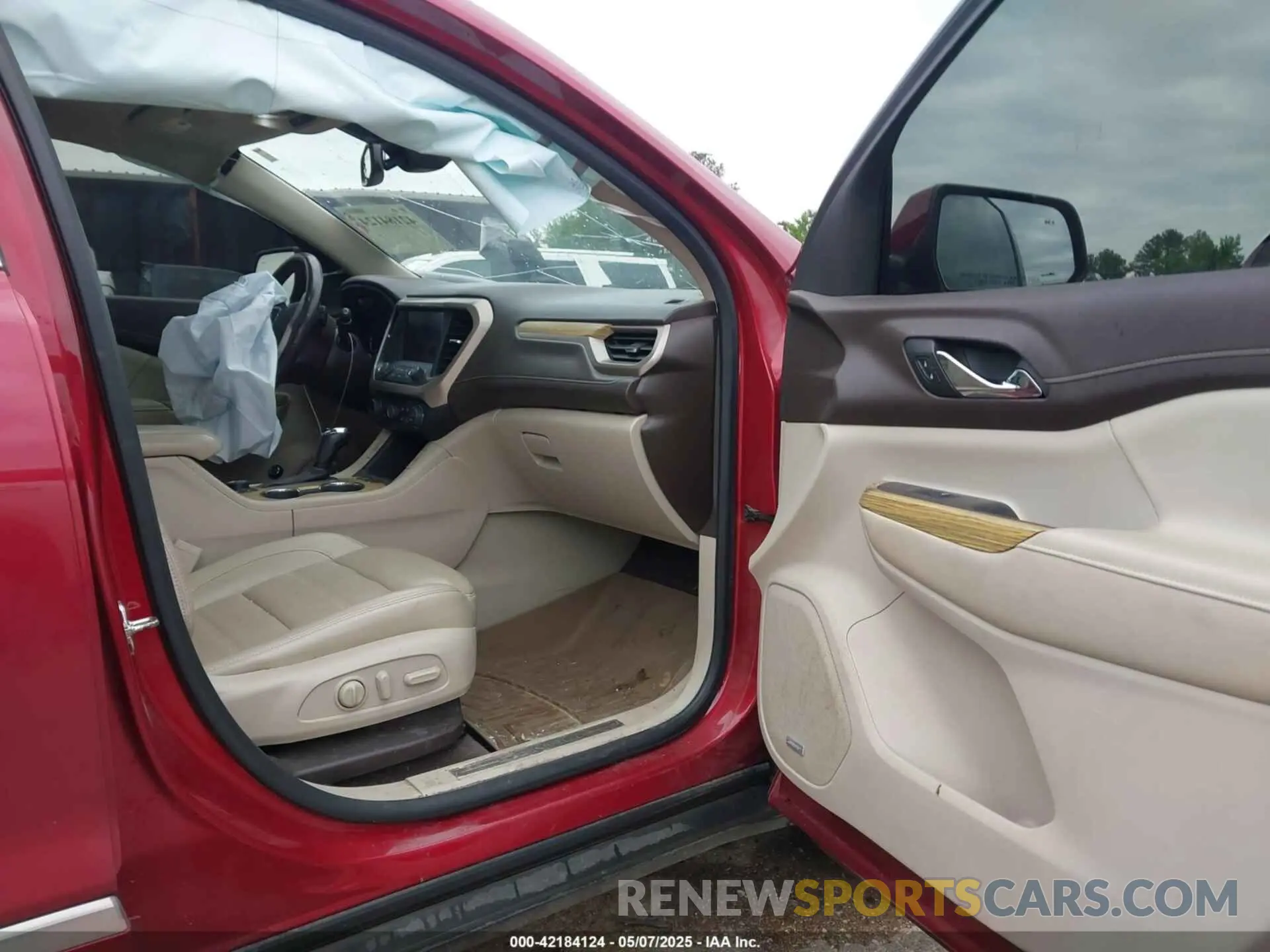 5 Photograph of a damaged car 1GKKNPLS7KZ171315 GMC ACADIA 2019