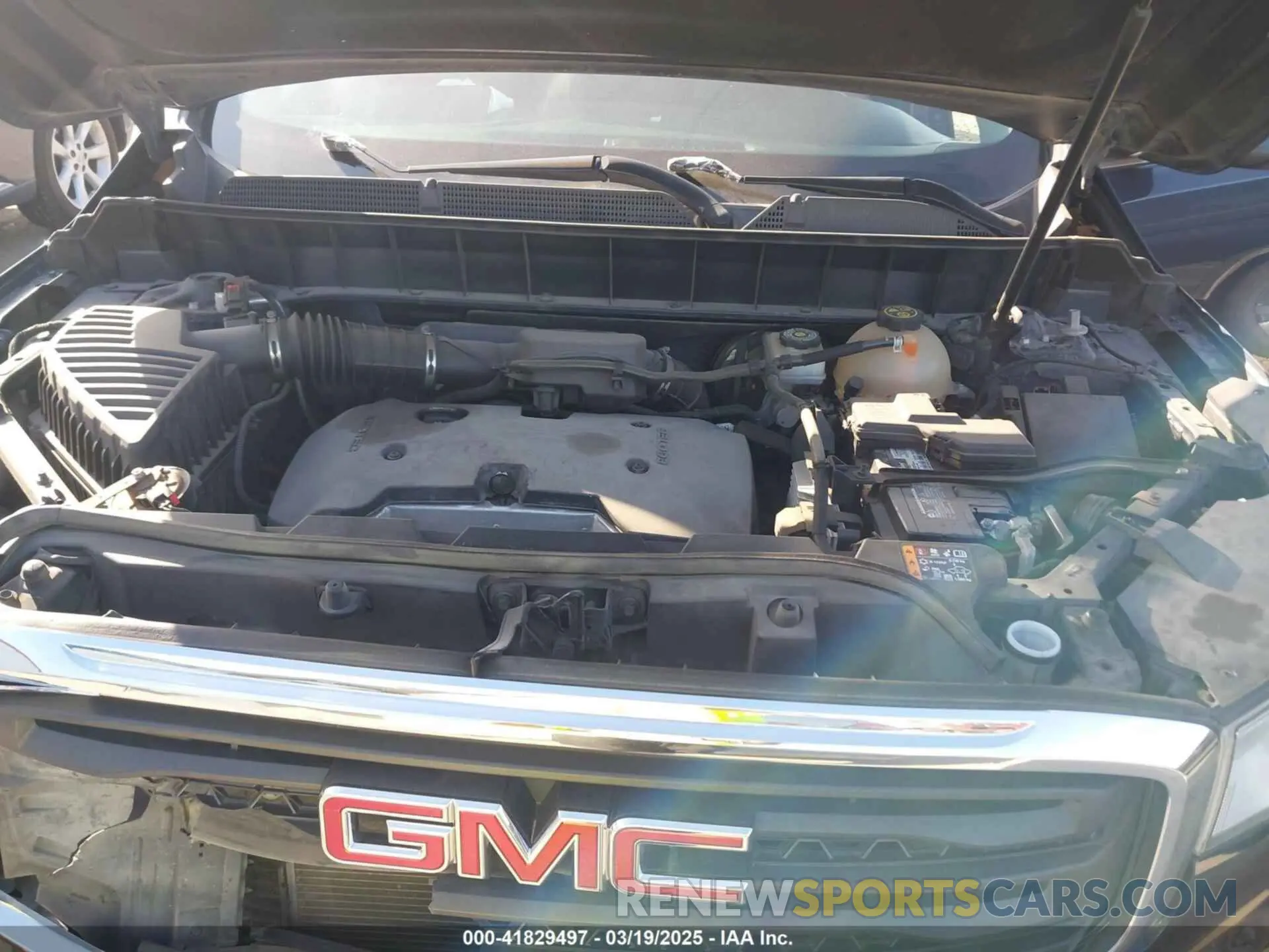 10 Photograph of a damaged car 1GKKNRLA1KZ254550 GMC ACADIA 2019