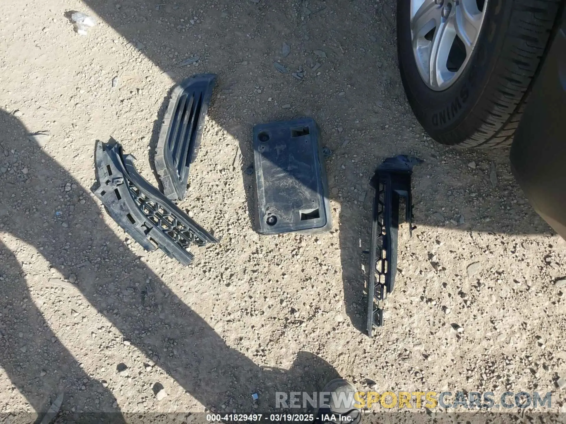 12 Photograph of a damaged car 1GKKNRLA1KZ254550 GMC ACADIA 2019