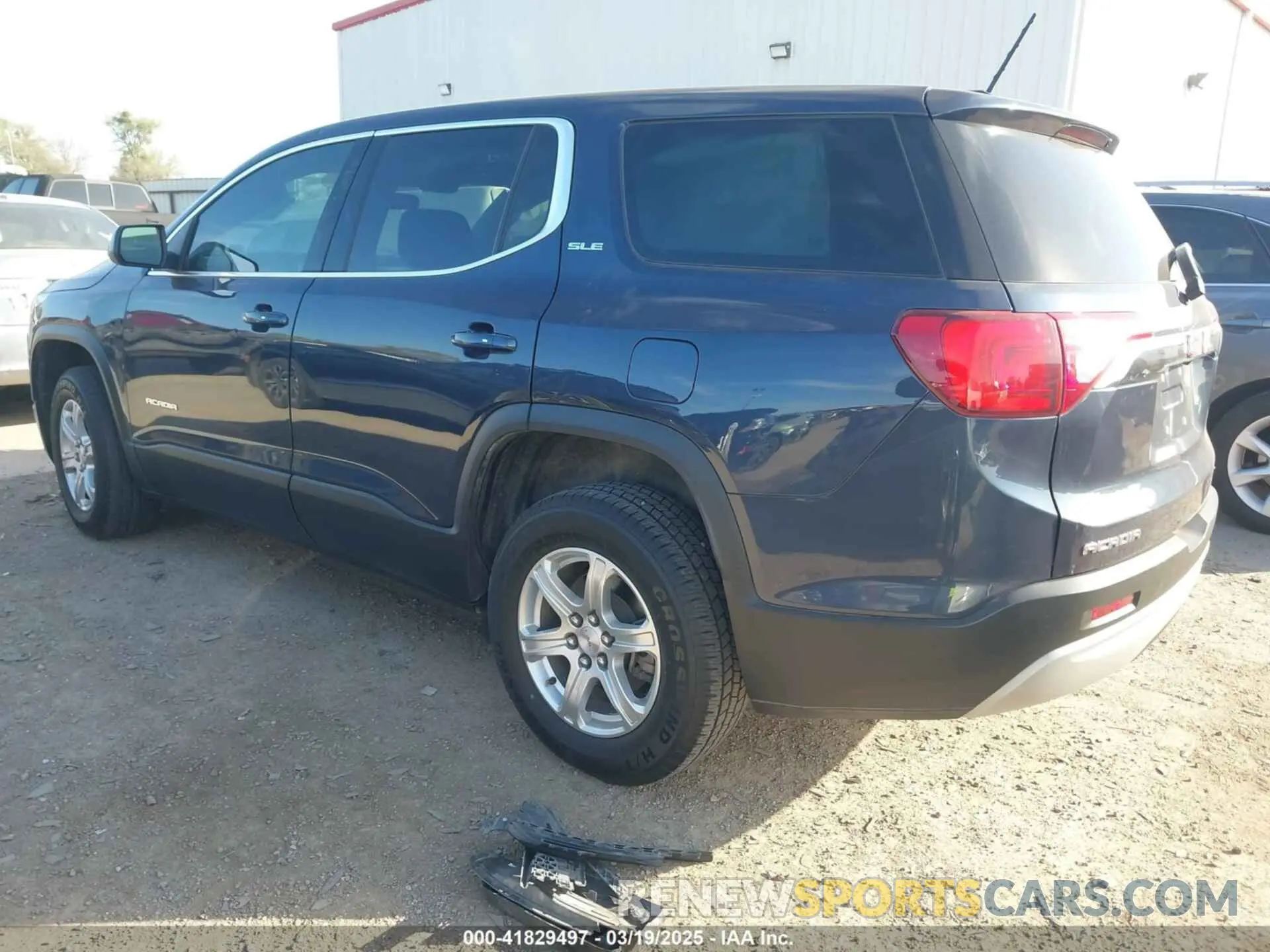 3 Photograph of a damaged car 1GKKNRLA1KZ254550 GMC ACADIA 2019