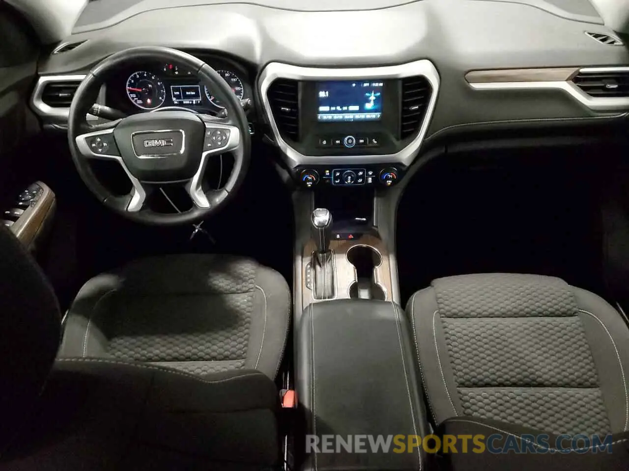 8 Photograph of a damaged car 1GKKNRLA2KZ234906 GMC ACADIA 2019