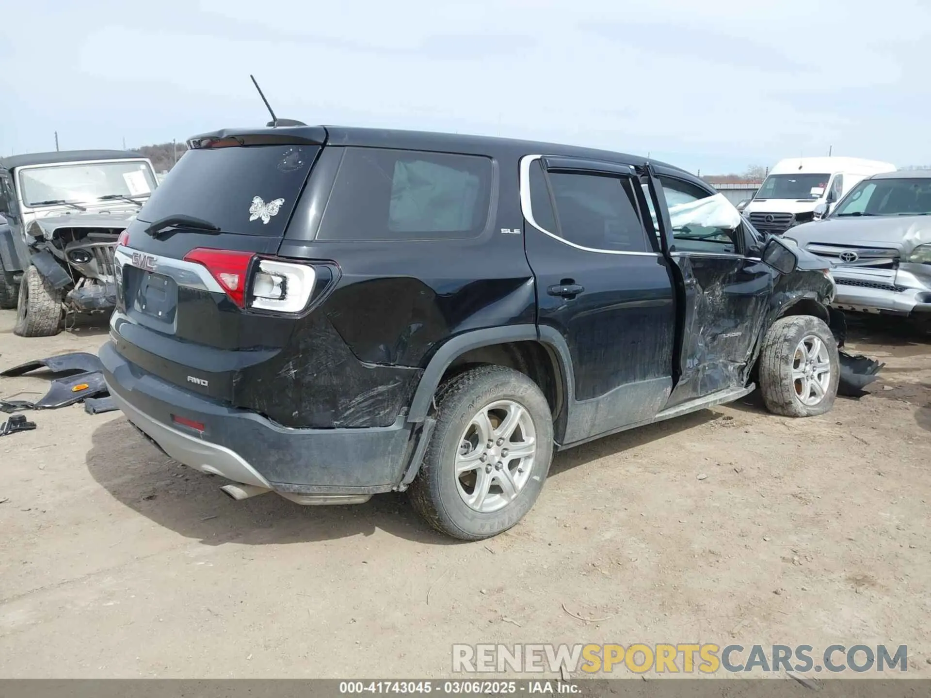 4 Photograph of a damaged car 1GKKNRLA3KZ244893 GMC ACADIA 2019
