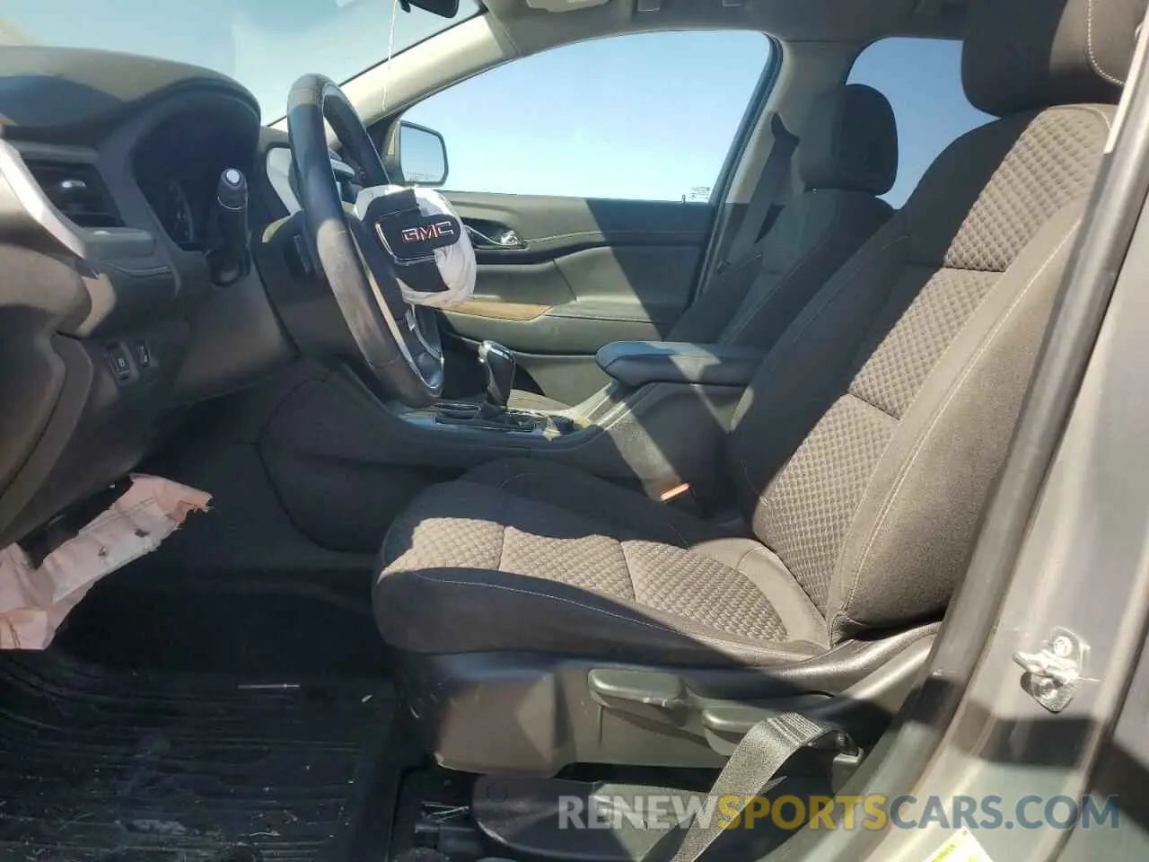 7 Photograph of a damaged car 1GKKNRLA4KZ194179 GMC ACADIA 2019