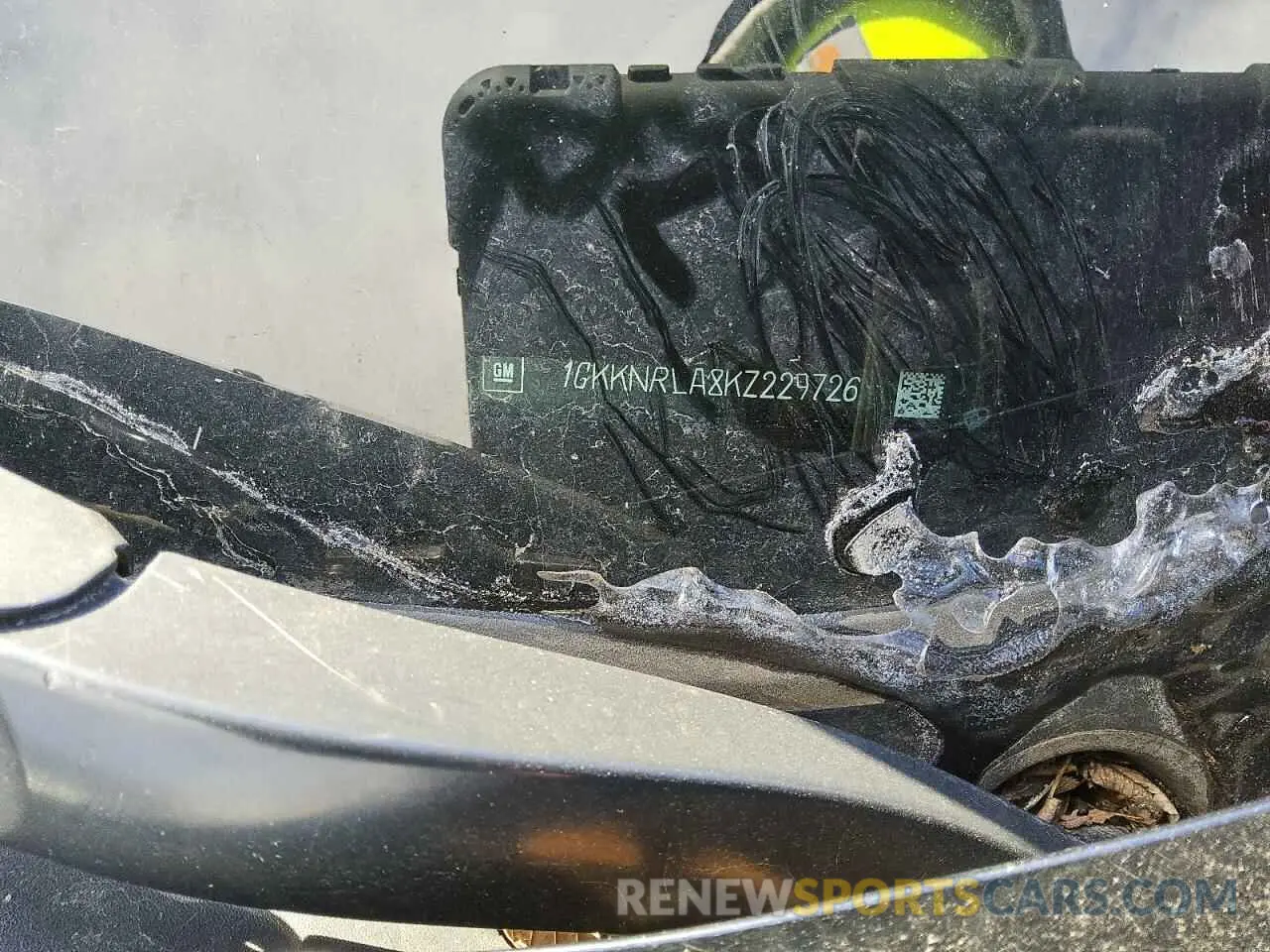 14 Photograph of a damaged car 1GKKNRLA8KZ229726 GMC ACADIA 2019
