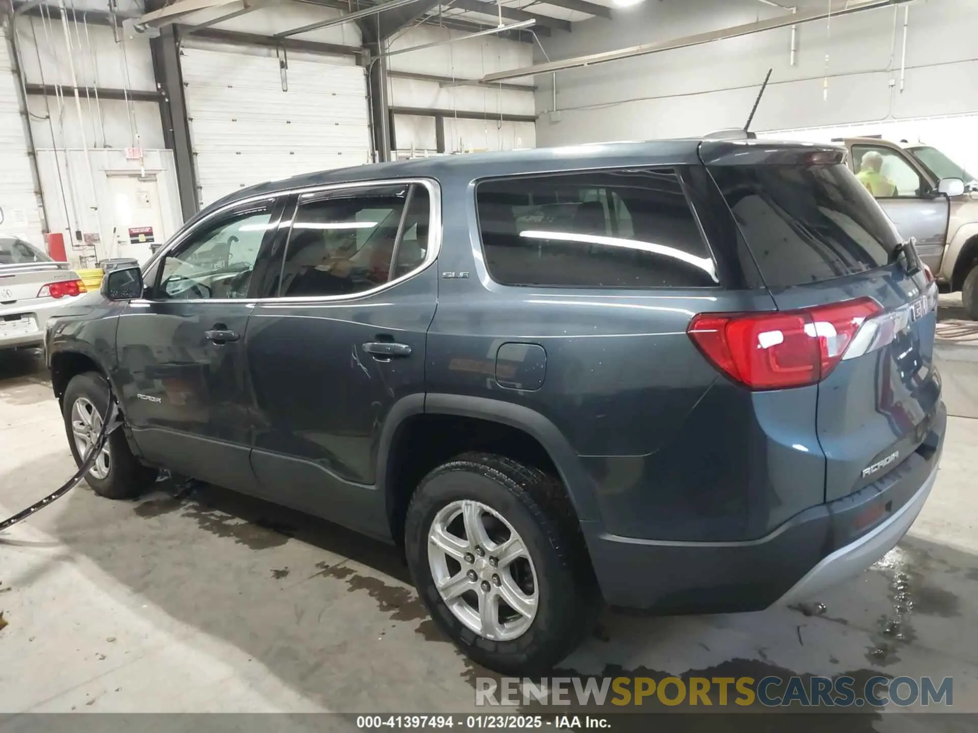 14 Photograph of a damaged car 1GKKNRLA9KZ298473 GMC ACADIA 2019