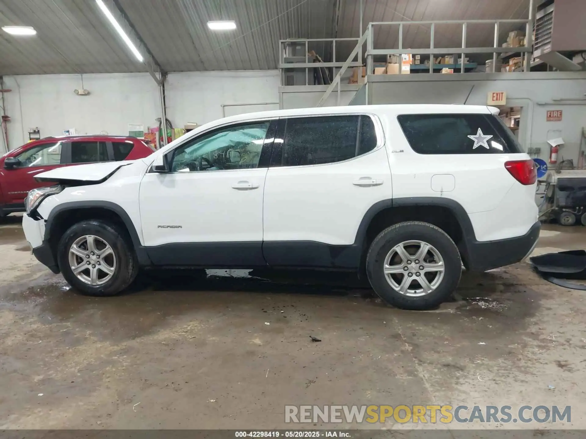 14 Photograph of a damaged car 1GKKNRLAXKZ299194 GMC ACADIA 2019