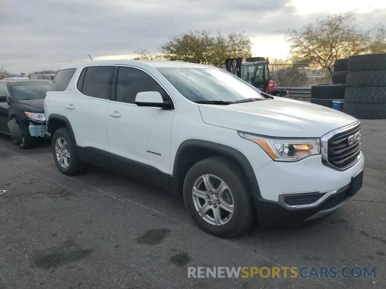 4 Photograph of a damaged car 1GKKNRLS0KZ193443 GMC ACADIA 2019