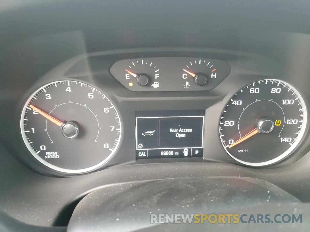 9 Photograph of a damaged car 1GKKNRLS0KZ193443 GMC ACADIA 2019