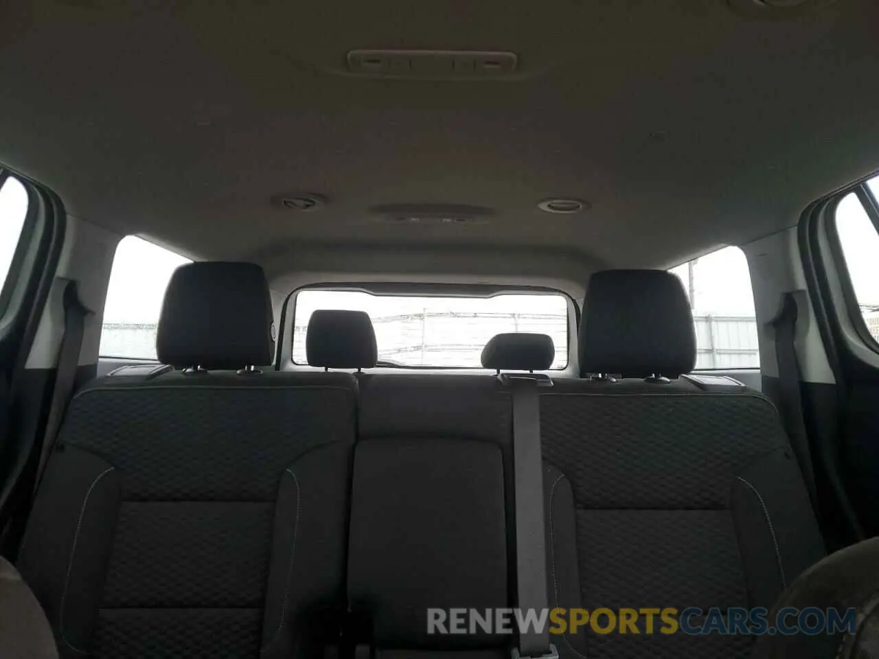 10 Photograph of a damaged car 1GKKNRLS4KZ143967 GMC ACADIA 2019