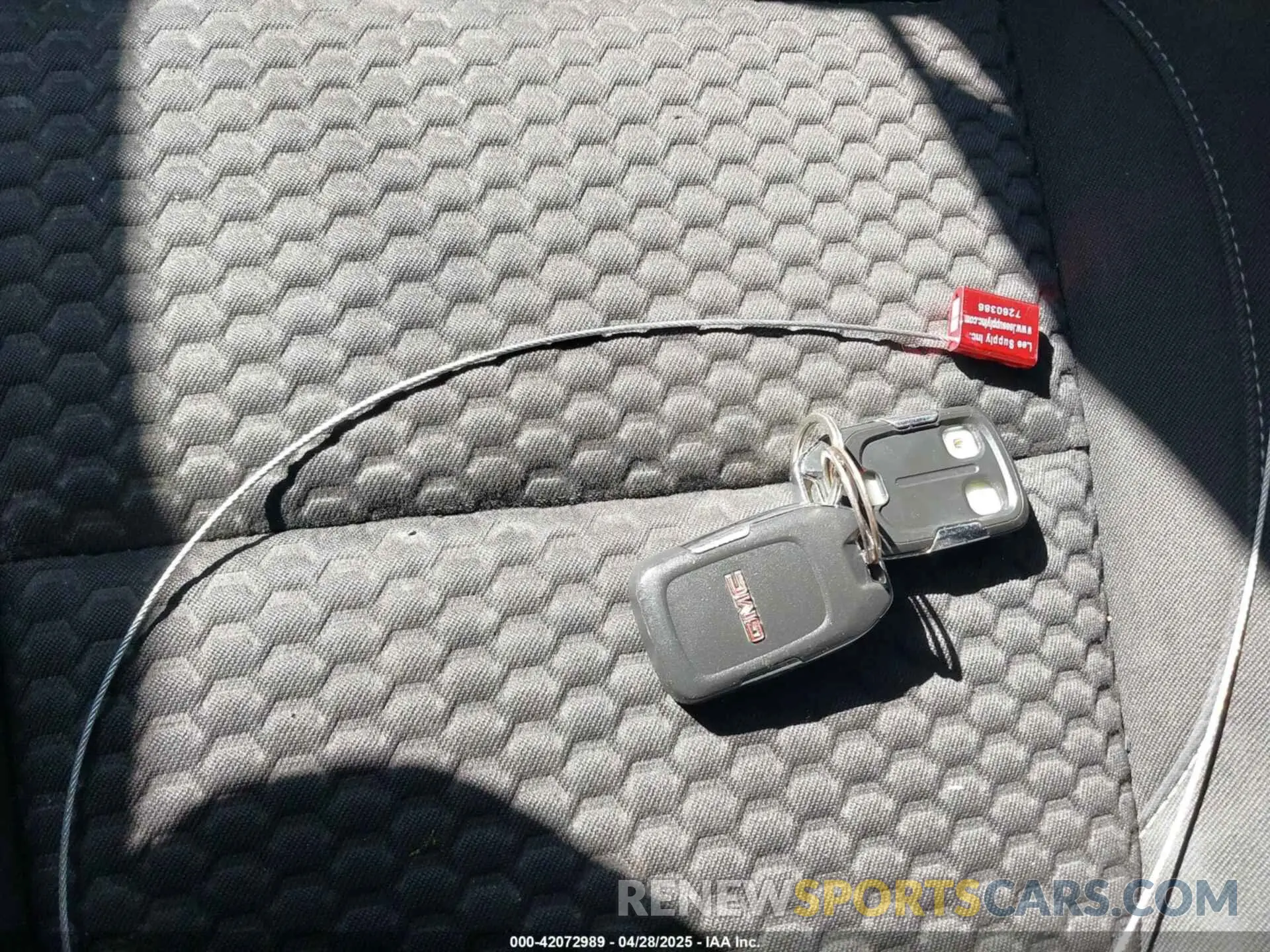11 Photograph of a damaged car 1GKKNRLS8KZ122927 GMC ACADIA 2019