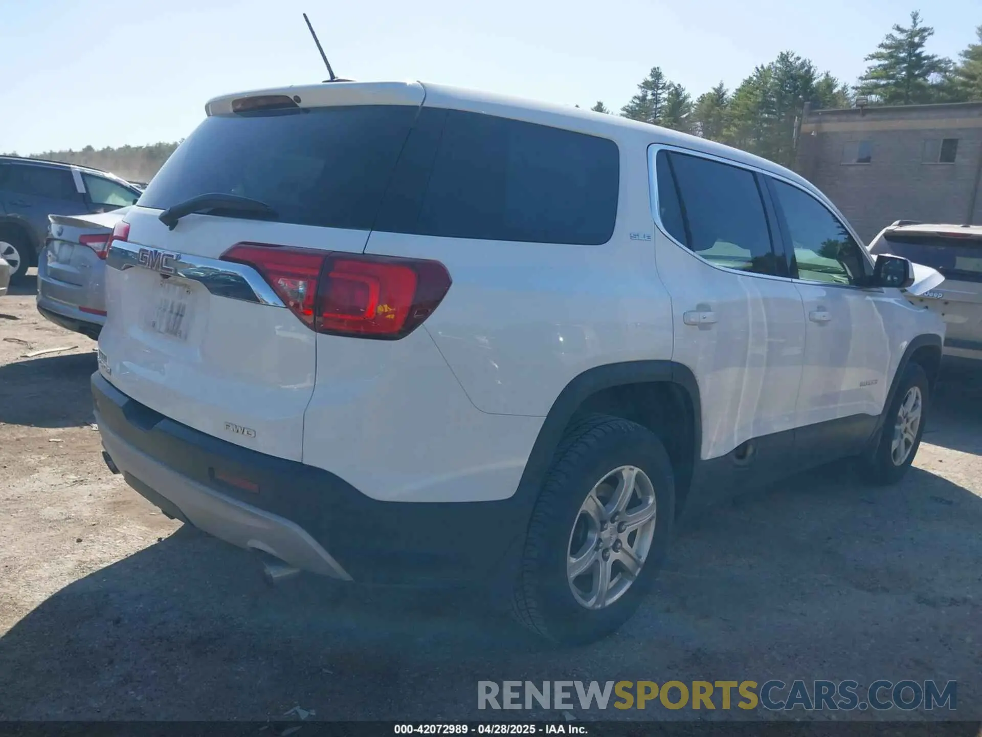 4 Photograph of a damaged car 1GKKNRLS8KZ122927 GMC ACADIA 2019