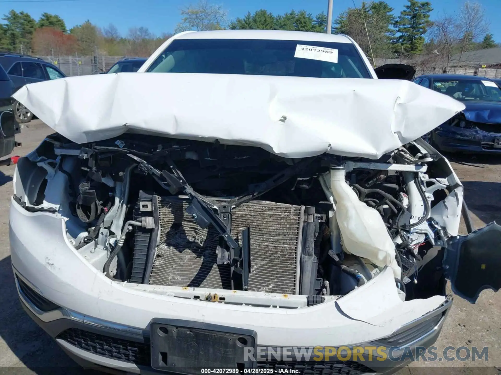 6 Photograph of a damaged car 1GKKNRLS8KZ122927 GMC ACADIA 2019