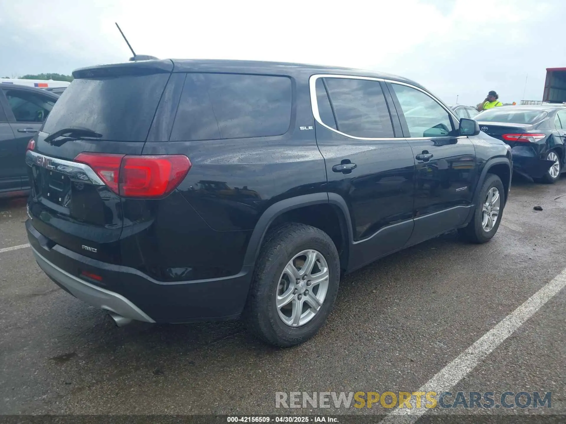 4 Photograph of a damaged car 1GKKNRLSXKZ147795 GMC ACADIA 2019