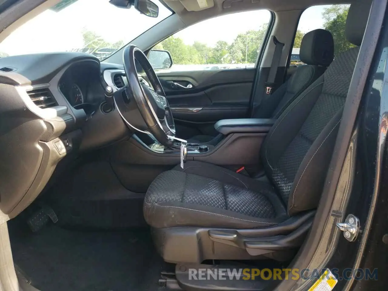 7 Photograph of a damaged car 1GKKNRLSXKZ225797 GMC ACADIA 2019