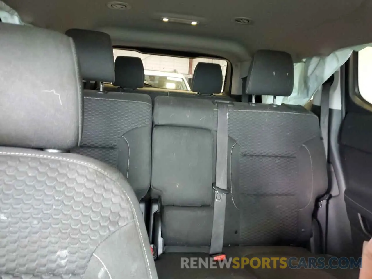 10 Photograph of a damaged car 1GKKNSLA2KZ252782 GMC ACADIA 2019