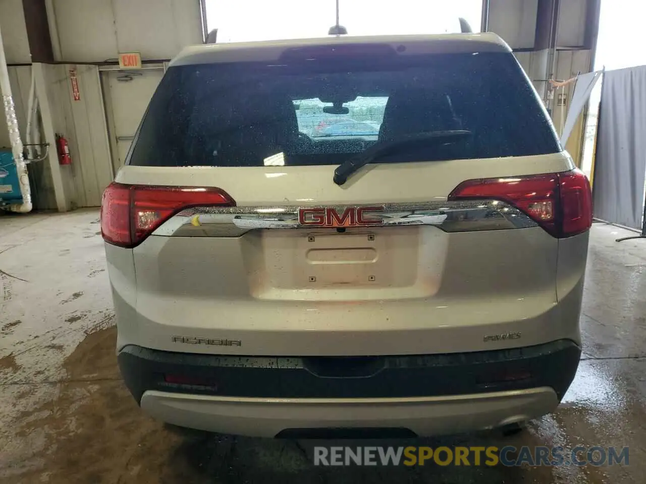 6 Photograph of a damaged car 1GKKNSLA2KZ252782 GMC ACADIA 2019