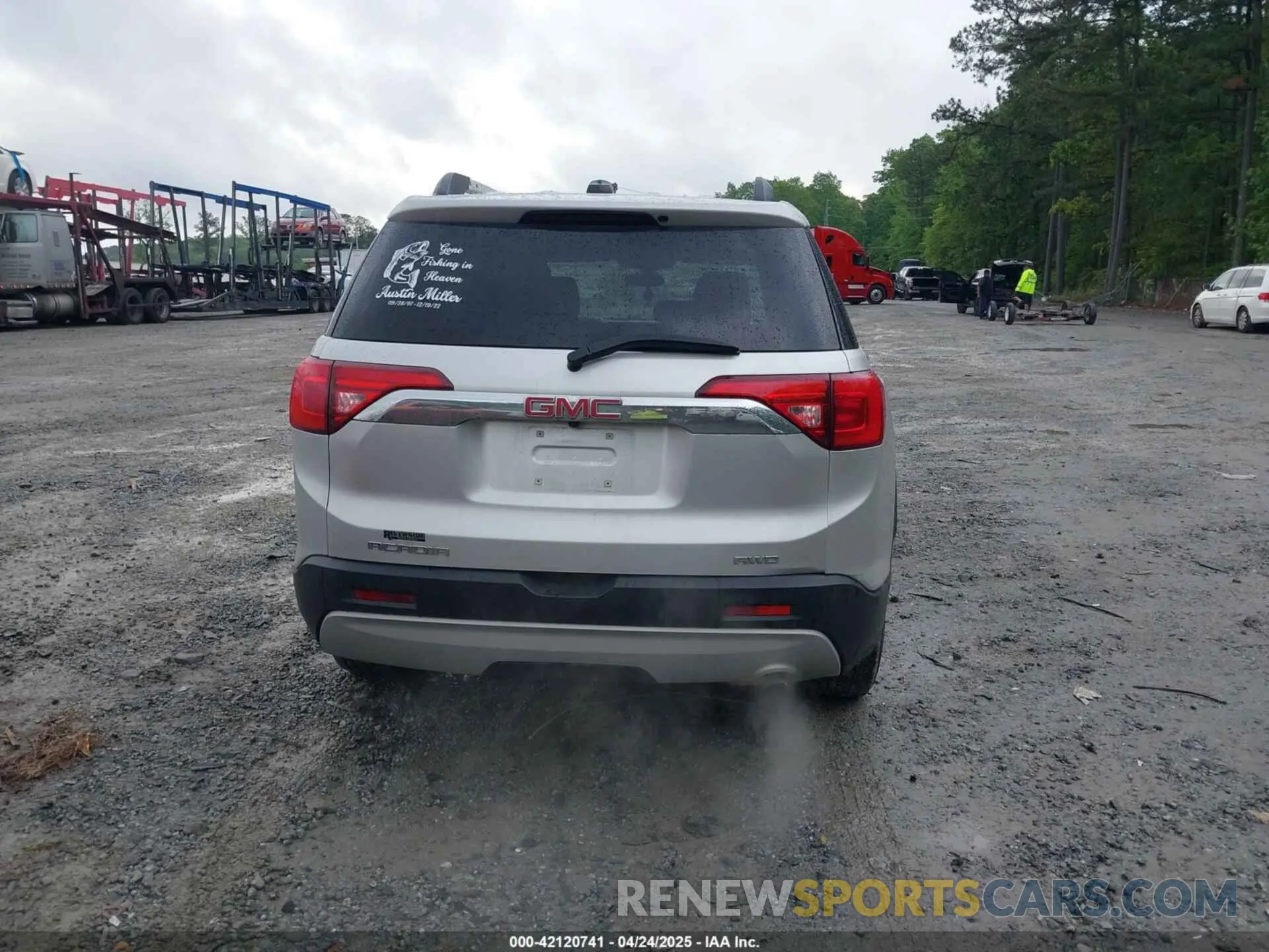 16 Photograph of a damaged car 1GKKNSLA8KZ241303 GMC ACADIA 2019