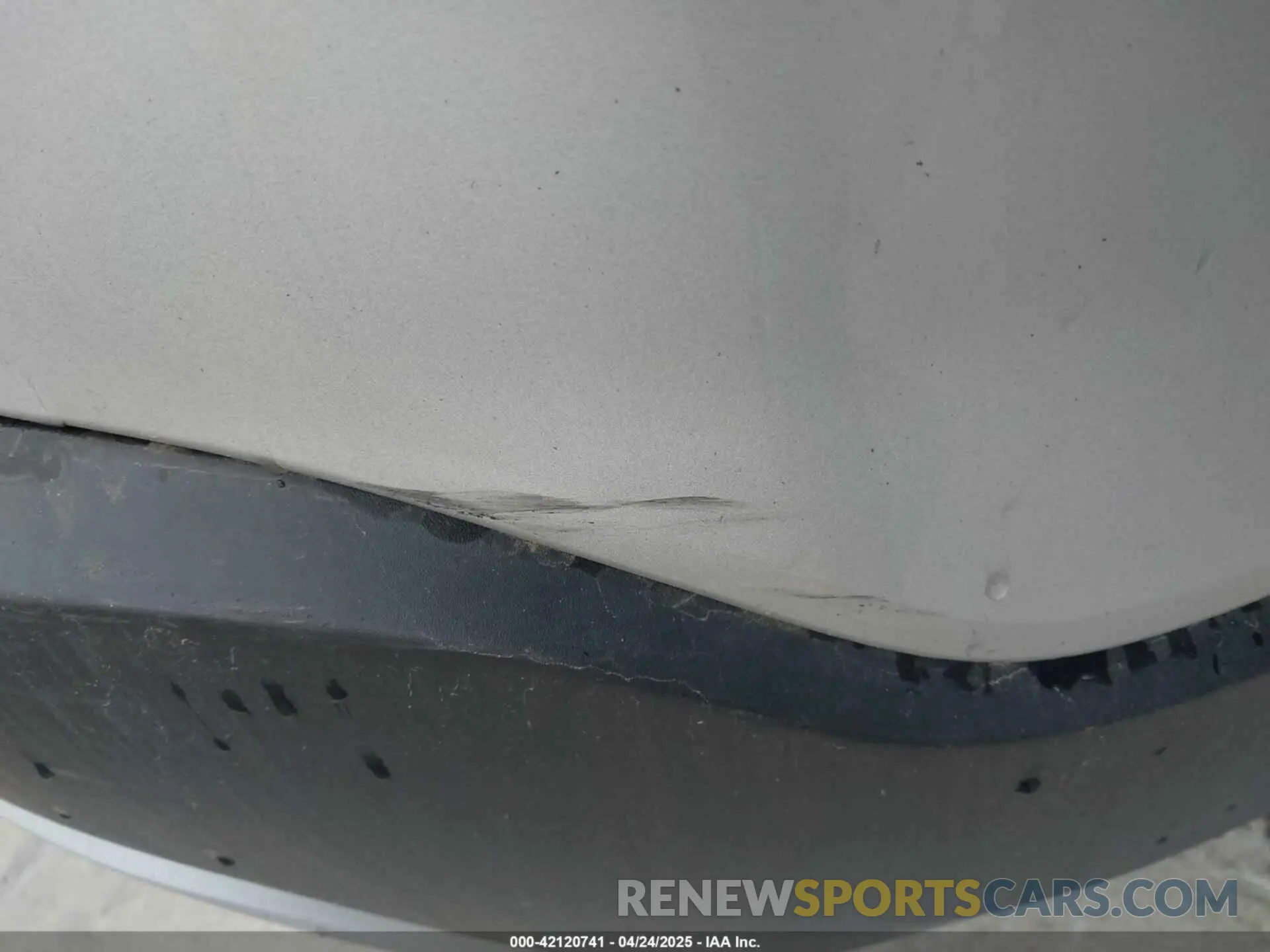 6 Photograph of a damaged car 1GKKNSLA8KZ241303 GMC ACADIA 2019