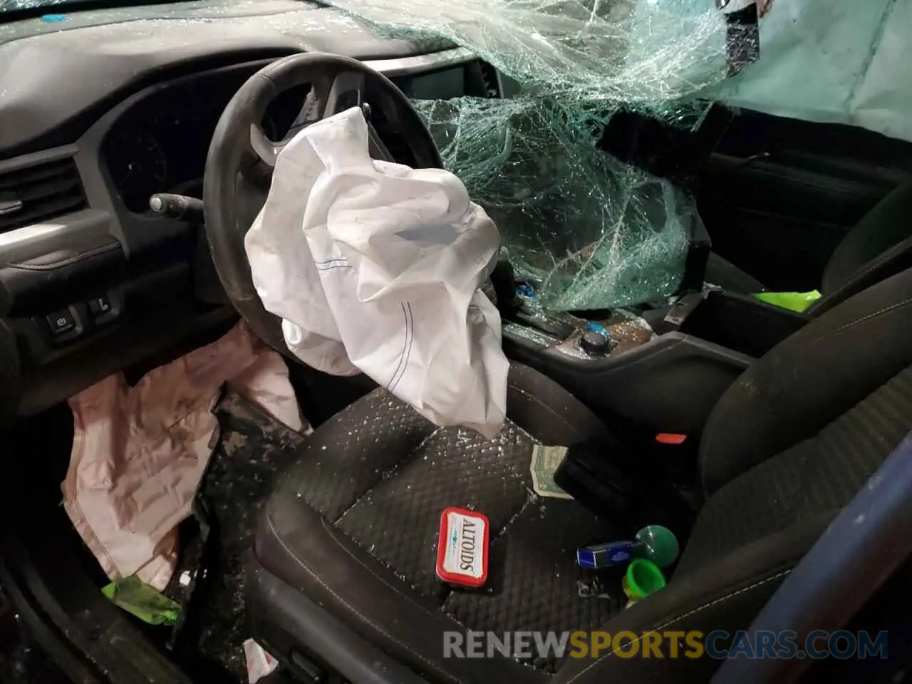 8 Photograph of a damaged car 1GKKNSLA8KZ280540 GMC ACADIA 2019