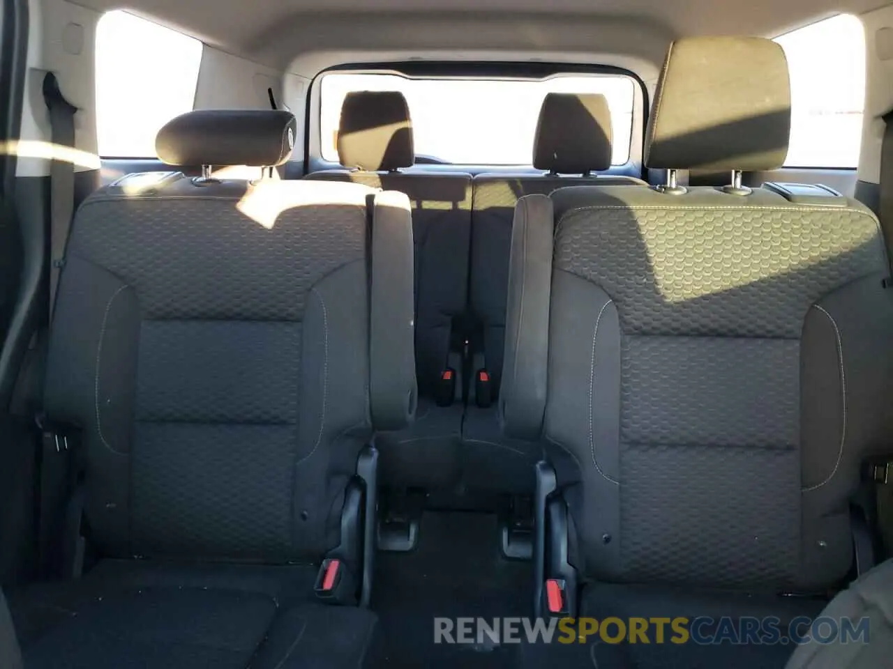 10 Photograph of a damaged car 1GKKNSLAXKZ127318 GMC ACADIA 2019