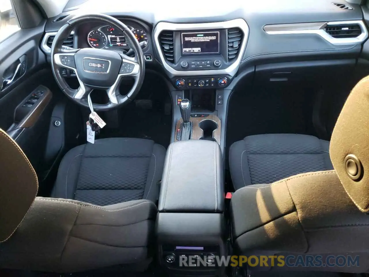 8 Photograph of a damaged car 1GKKNSLAXKZ127318 GMC ACADIA 2019